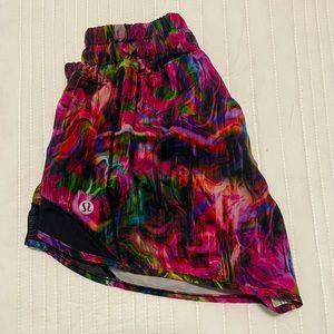 Hotty Hot Lululemon Short 2.5”
